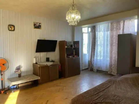 продаж квартири Київ Дніпровський р-н ДВРЗ Алматинська вул. 34