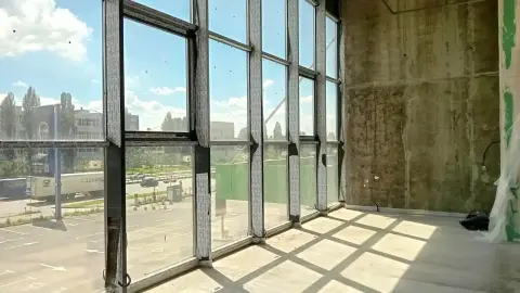 оренда торгівельної площі Київ Дарницький р-н Харківський масив Миколи Бажана просп. 17