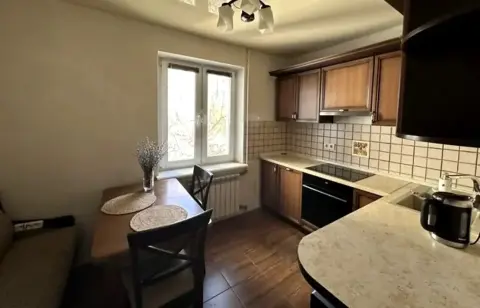 продаж квартири Київ Дарницький р-н Позняки Олександра Кошиця вул.