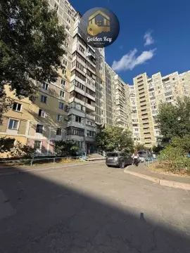sale apartment Kyiv Darnytskyi Kharkivskyi-masyv Revutskoho Street 44