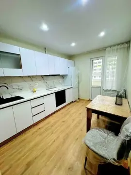 продаж квартири Новосілки   Озерна вул.