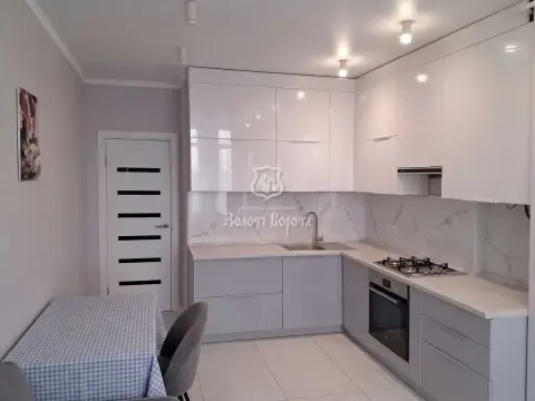 продаж квартири Київ Солом’янський р-н  Юнацька вул. 4