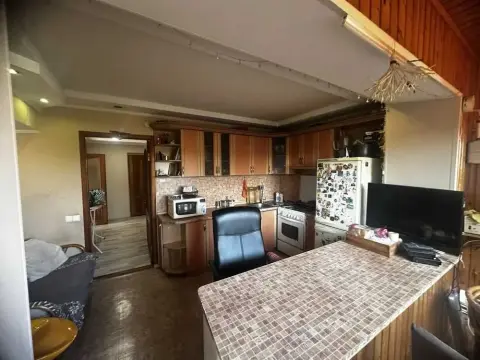 продаж квартири Гора   Центральна вул.