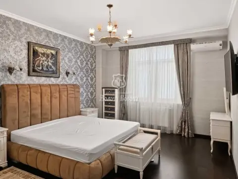 продаж квартири Київ Печерський р-н Нижній Печерськ Звіринецька вул.