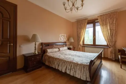 продаж квартири Київ Печерський р-н Нижній Печерськ Миколи Міхновського бульв. 20
