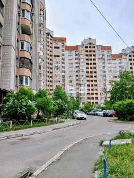 rent apartment Kyiv Dniprovskyi DVRZ Almatynska Street