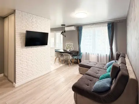 sale apartment Kyiv Darnytskyi Osokorky Sofii Rusovoi Street 7